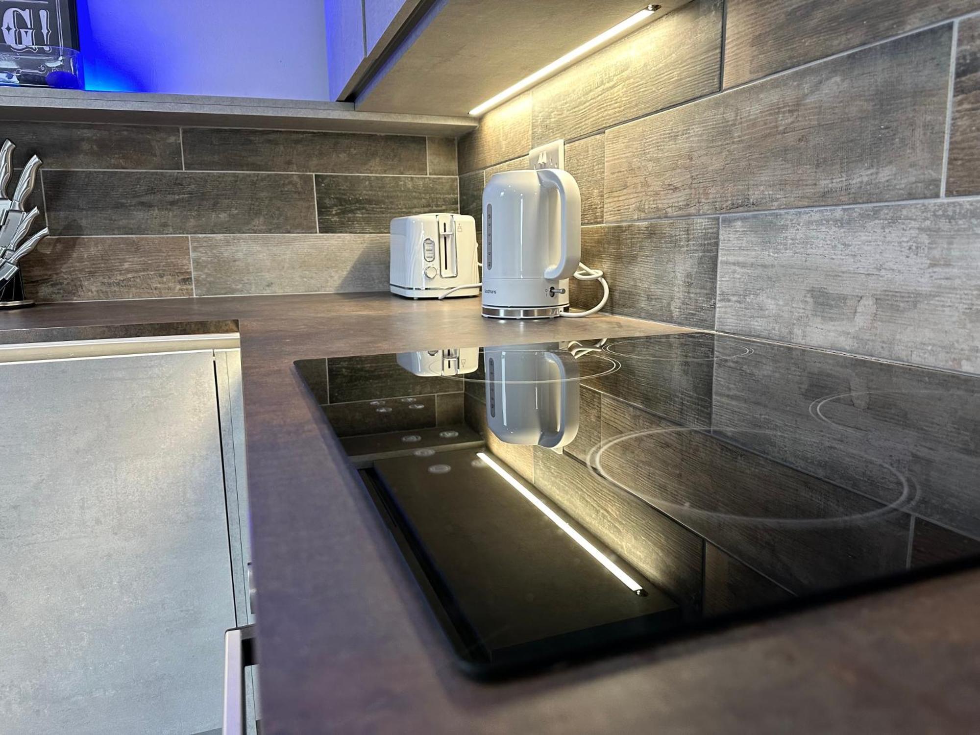 Vibrant Apartments Close To City Centre Cardiff Exteriör bild